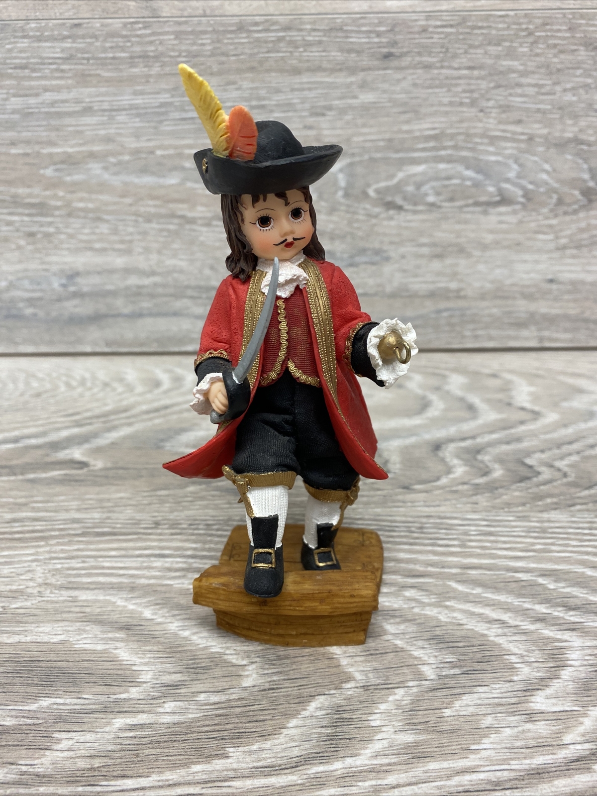 Madame Alexander Peter Pan Figurines Wendy Tinker Bell Captain Hook COA Lot Madame Alexander - фотография #2