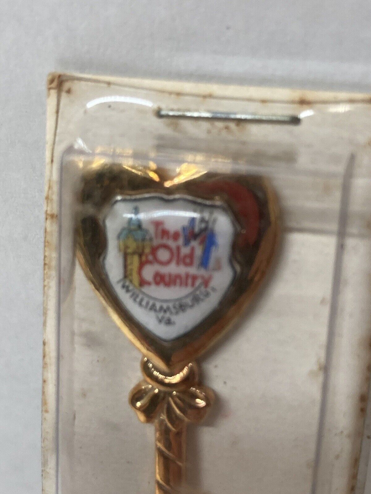 Vintage Collector Souvenir Spoon "The Old Country" Williamsburg, VA gold tone Без бренда - фотография #2