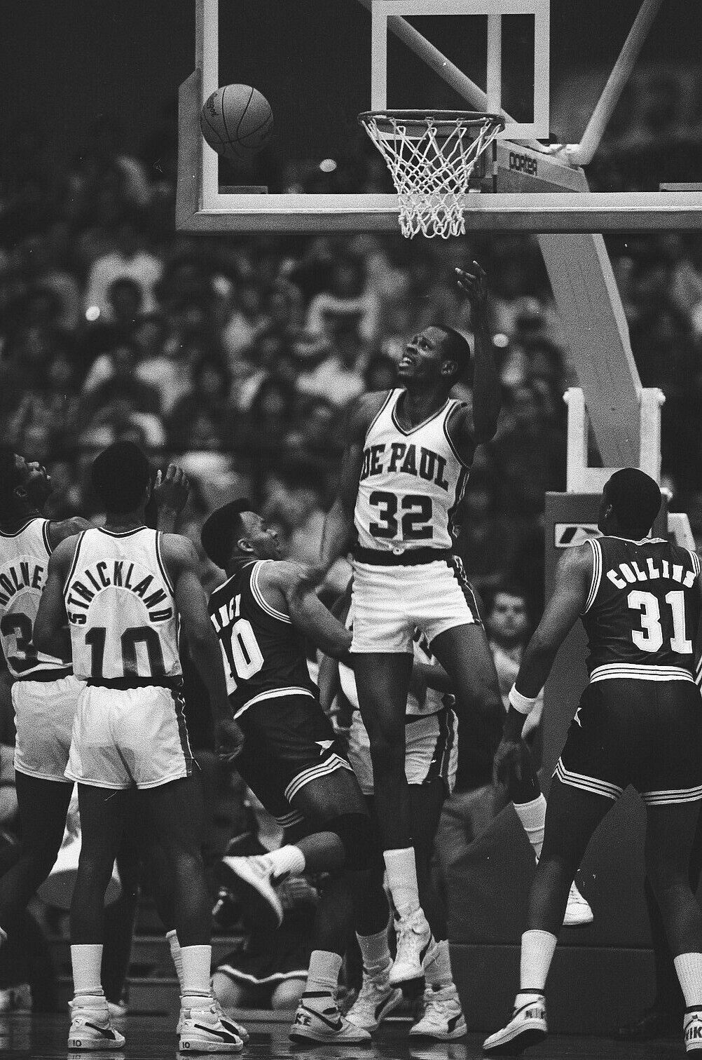 LD125-46 1986 College Basketball DePaul UAB Blazers (55) ORIG 35mm B&W NEGATIVES Без бренда - фотография #8