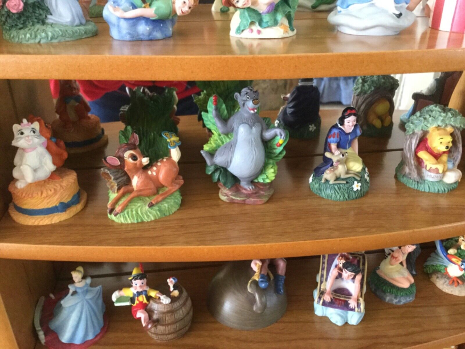 Disney Magic Thimble Figurine Collection, all 24, w/cabinet & boxes, Fabulous! Disney/Lenox - фотография #4