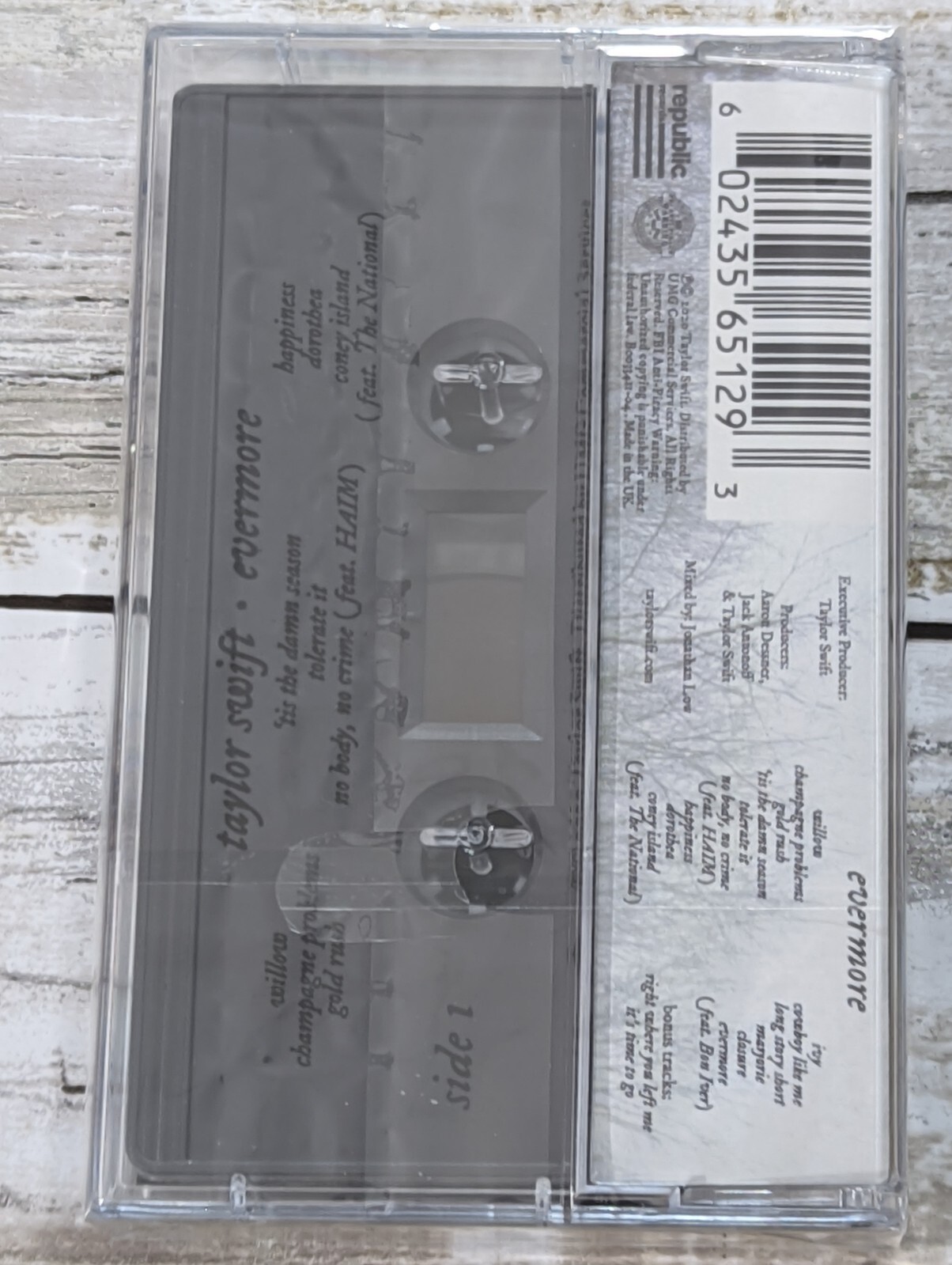 Taylor Swift - Evermore MEGAbundle (Includes Signed CD) - NEW (Read Description) Без бренда - фотография #10
