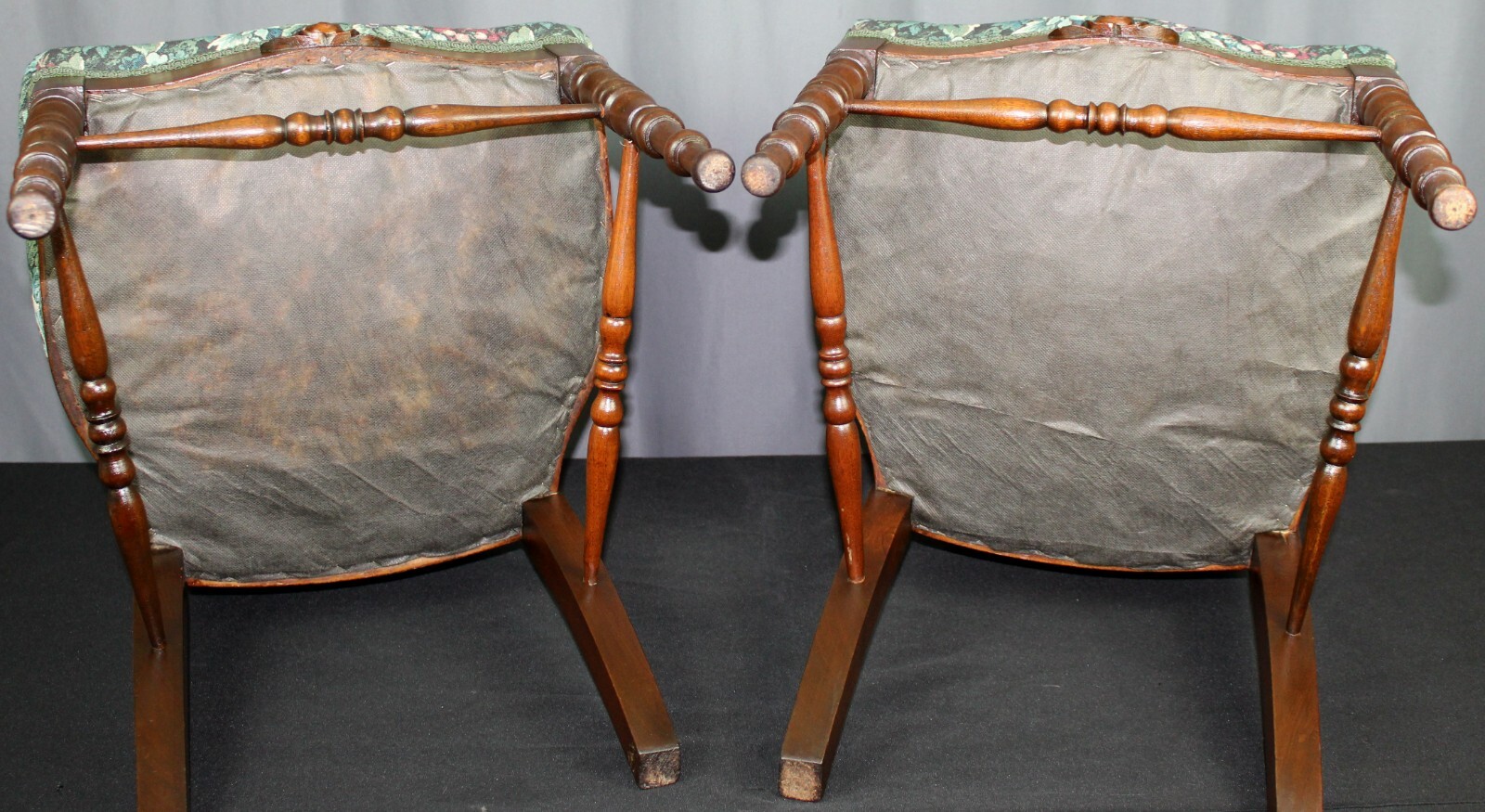 Pair of rose carved balloon side chairs, Late Victorian, Mahogany, turned legs Unbranded - фотография #14