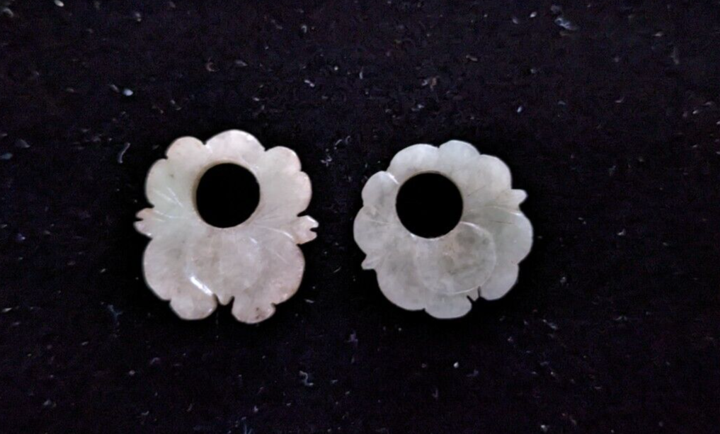Pair of 20 mm Antique Chinese Carved Jade Foral Buttons/Decoration/Pendant Без бренда