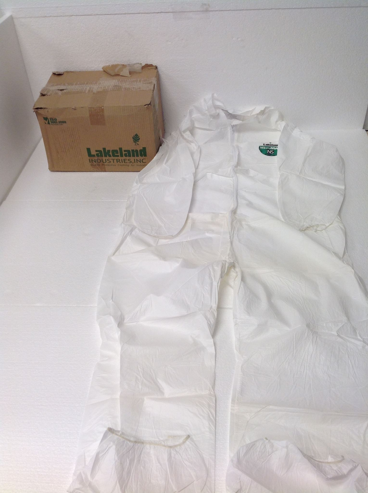 One Box with 25 LAKELAND Industries CT1417 X Large Micromax Lab Coat FREE SHIP! Lakeland Industries