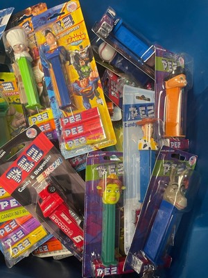 Huge lot of Vintage Pez Dispensers 80-100 Pieces Sealed Pez - фотография #6