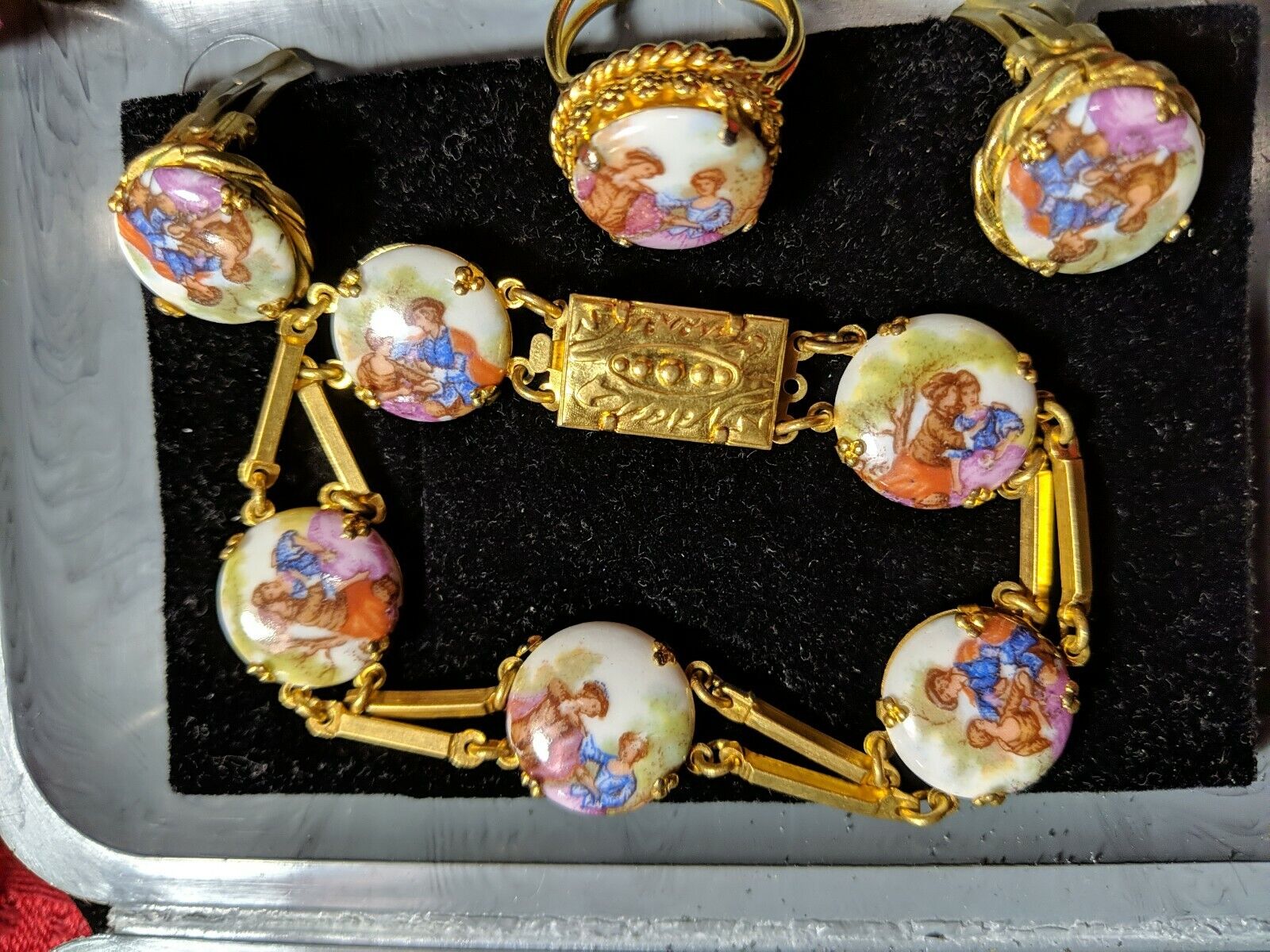Limoges Antique 3 pc Set Porcelain Jewelry Bracelet, Ring, Earrings, Lucite Case LIMOGES - фотография #6