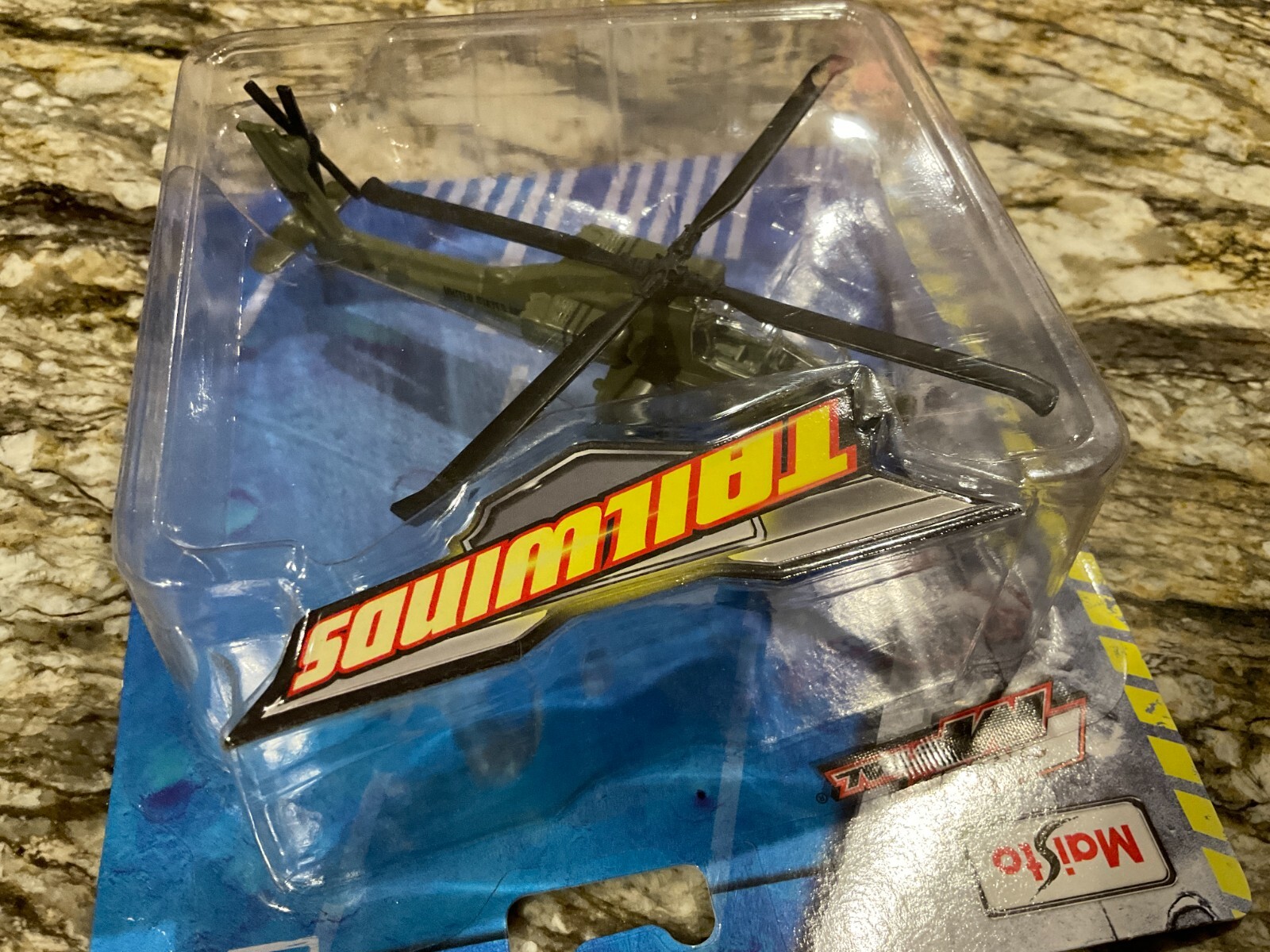 Maisto Tailwinds #15088 AH-64 Apache Helicopter Die-Cast Metal Maisto 15088 - фотография #5