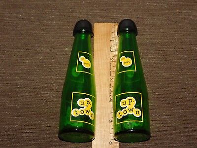 VINTAGE KITCHEN SALT & PEPPER SHAKERS CANADA UP TOWN GLASS BOTTLES Unbranded - фотография #8