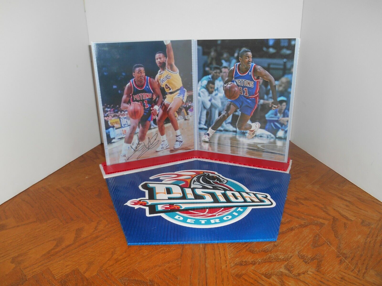 Variant Isaiah Thomas Mcfarlane Detroit Pistons Sports Memorabilia Display Base McFarlane Toys