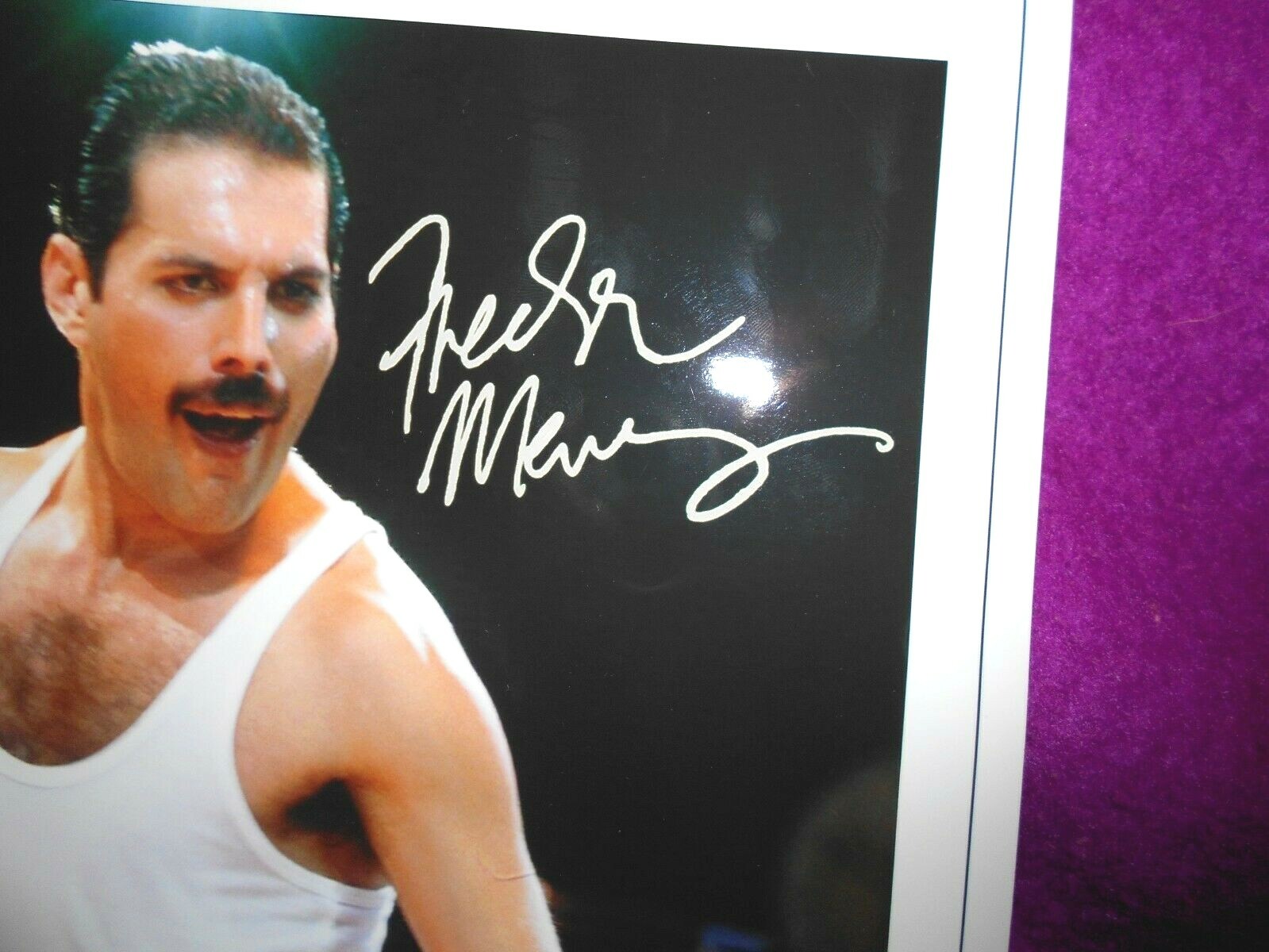 FREDDIE MERCURY, QUEEN SIGNED 8" x 10" PHOTO & C.O.A. limited edition 73 only    Без бренда - фотография #2