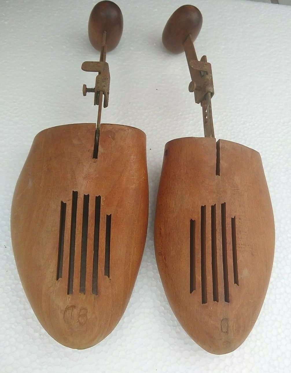 Pair Vintage Wood Shoe Tree Form Stretchers Lot of 2 Miller / Unknown - фотография #4