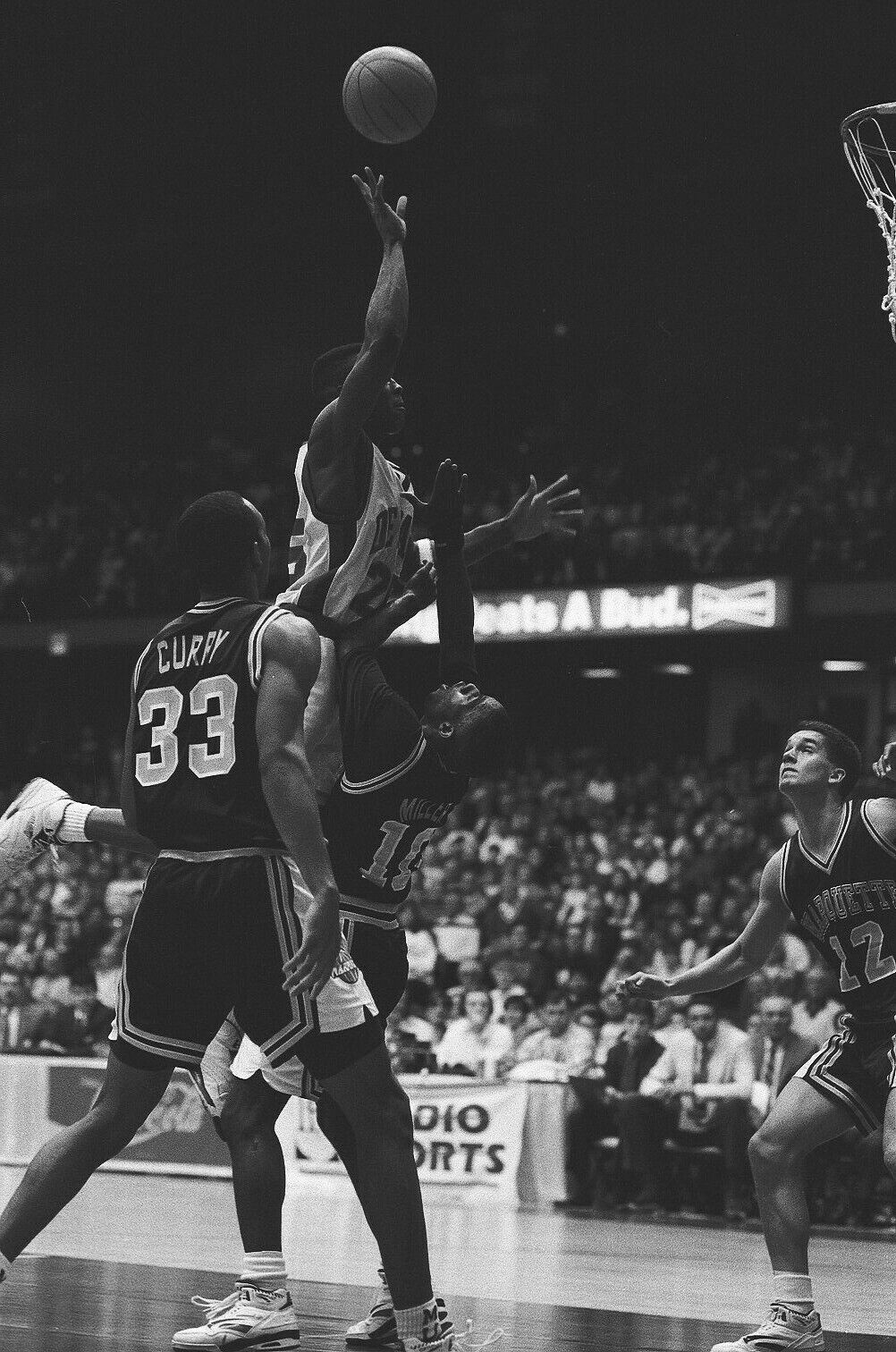 LD126-15 1992 College Basketball DePaul Marquette (140) ORIG 35mm B&W NEGATIVES Без бренда - фотография #10