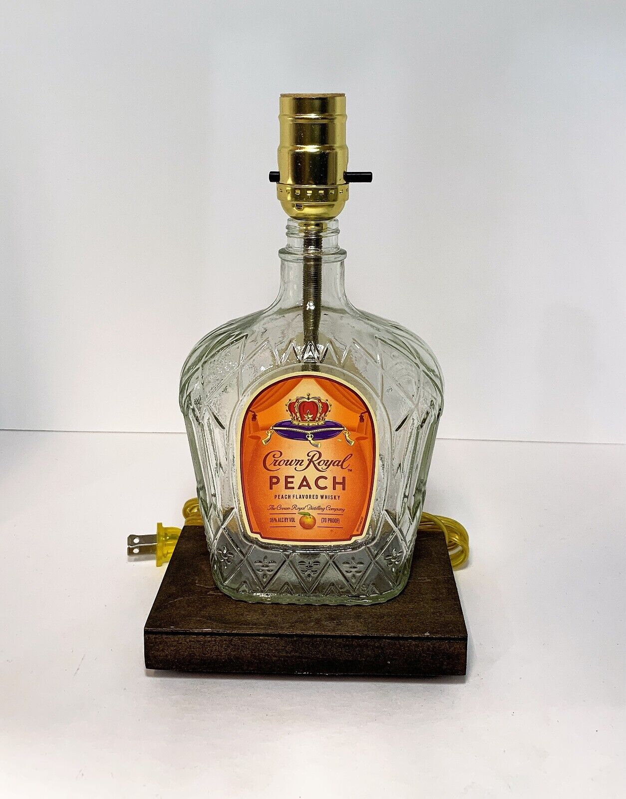 CROWN ROYAL PEACH WHISKEY Liquor Bar Bottle TABLE LAMP Lounge Light w Wood Base Crown Royal