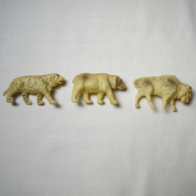  Vintage Lot of 5 Toy Celluloid Animals 2 Longhorn Sheep Bear Bison Tiger Unknown - фотография #3