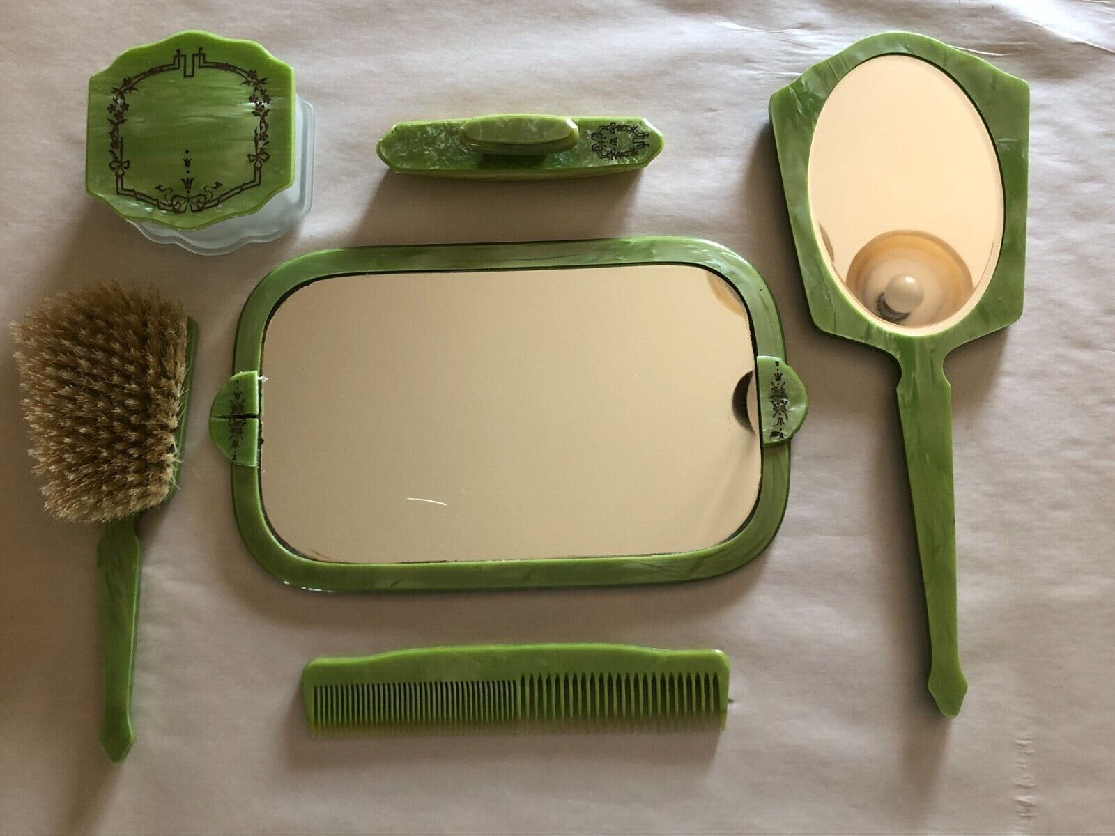Pearlized Green Art Deco Vanity Set with Mirrow Tray   6 Piece  (M706) Без бренда