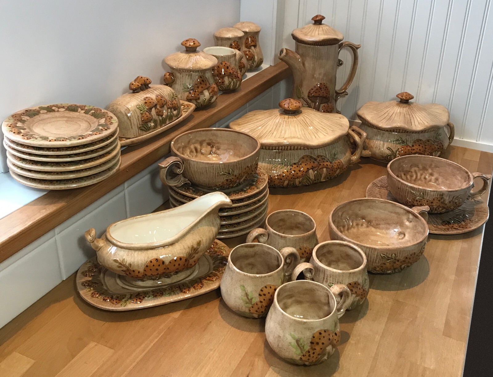 VTG ARNELS MUSHROOM 35 PIECE SET CASSEROLE PLATE BUTTER DISH TEAPOT SOUP BOWL... Без бренда - фотография #24