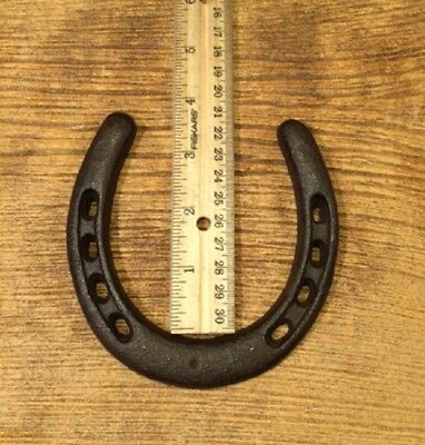 Horse Shoes Rustic Cast Iron 5" tall (Set of 2) Home Decor 0170-05208 Без бренда 0170-05208 - фотография #12