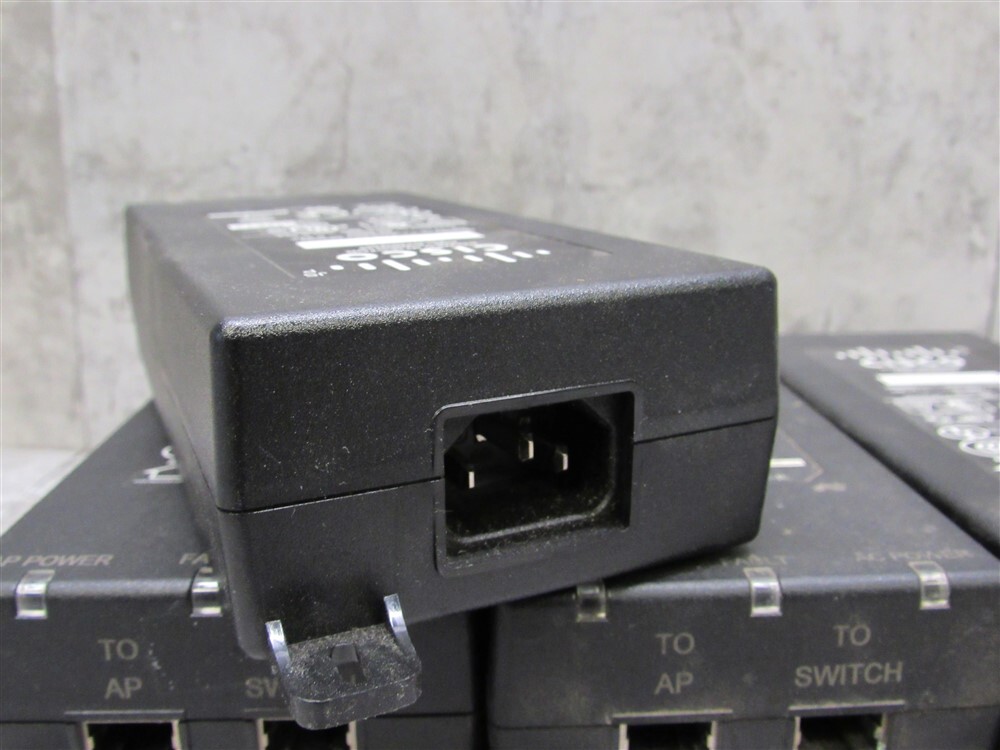Lot of 4 Cisco Power Injector AIR-PWRINJ4 POE30U-560(G) 56V 0.55A w/ power cord Cisco - фотография #5