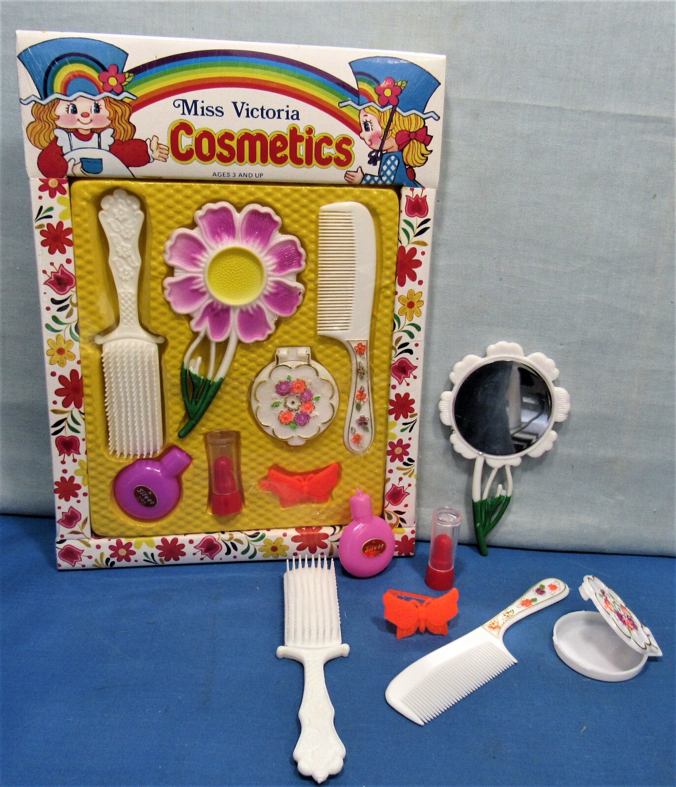 Small Girls Toy Set Assortments ~ 29 Pieces ~ Tea Sets ~ Vanity Set ~ Small Doll Без бренда - фотография #3