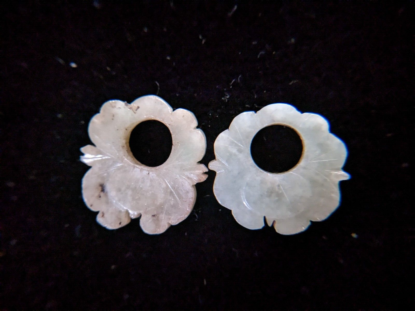 Pair of 20 mm Antique Chinese Carved Jade Foral Buttons/Decoration/Pendant Без бренда - фотография #5