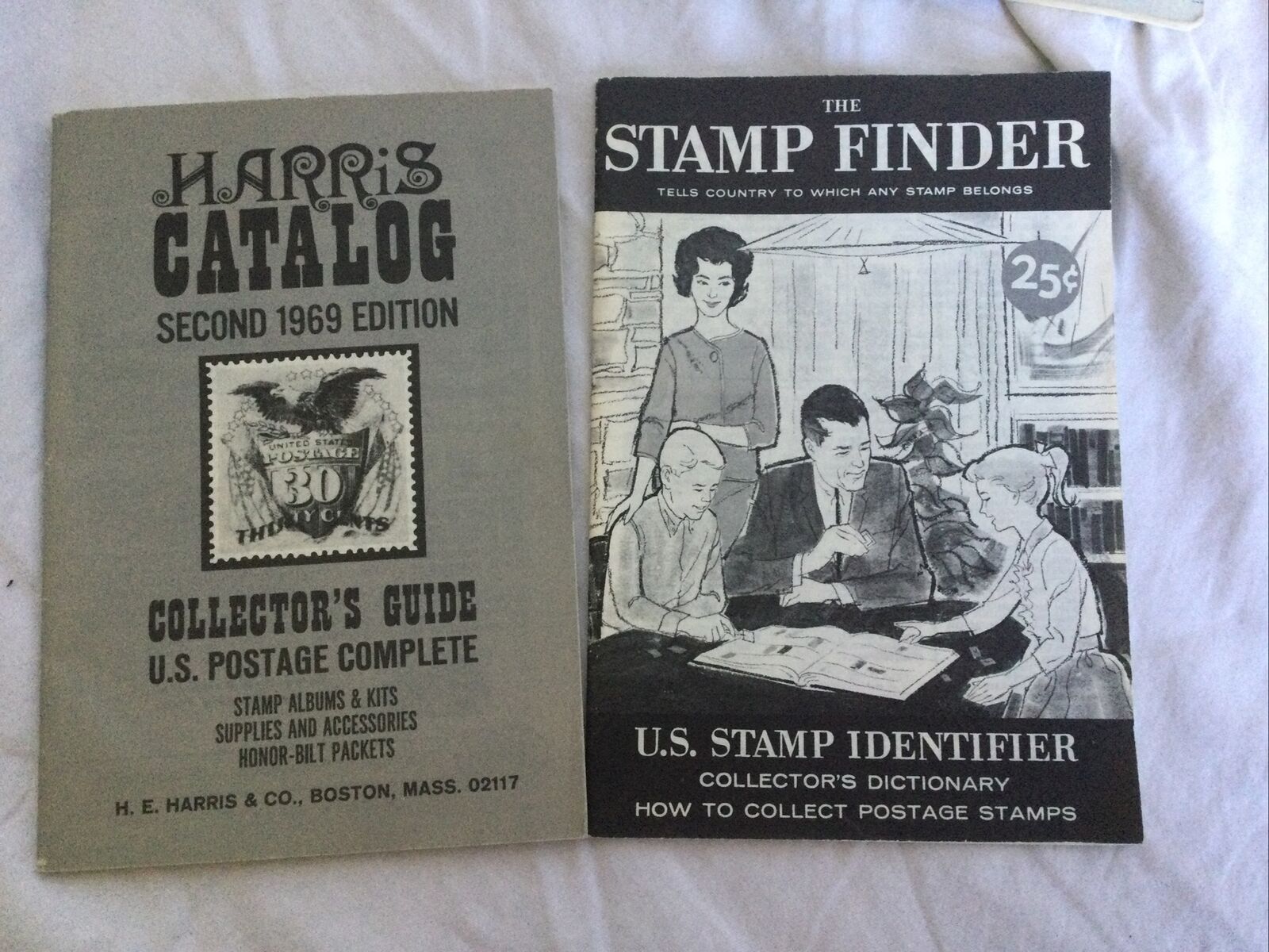 Lot 4 Vintage Stamp collecting booklets: Harris Catalog 1969, Stamp Finder 1967+ Без бренда - фотография #2