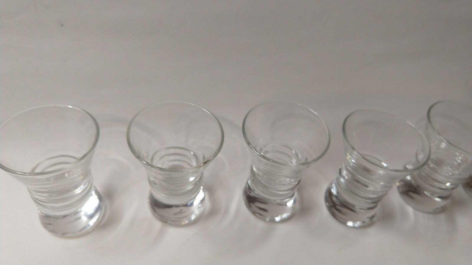 Vintage Mid Century Modern Ridged Shot / Mini Cordial Glasses, Set of Eight Unbranded - фотография #6