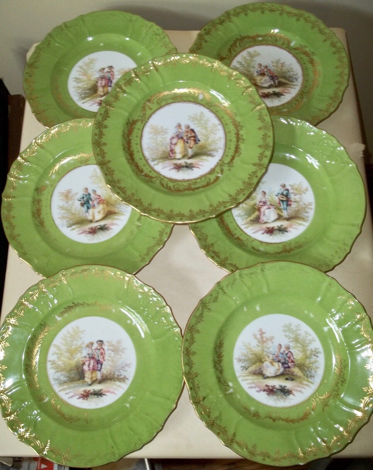 SEVEN Richard Briggs Boston Importer HAND PAINTED PLATES Courting Couples Без бренда