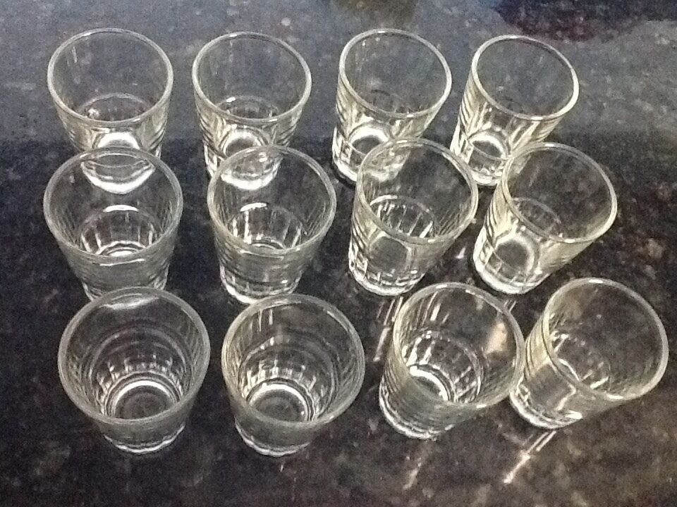 12 Shot Glasses Glass Barware Shots Vodka Tequila 1.5 oz Dozen Doz Lot of  Unbranded