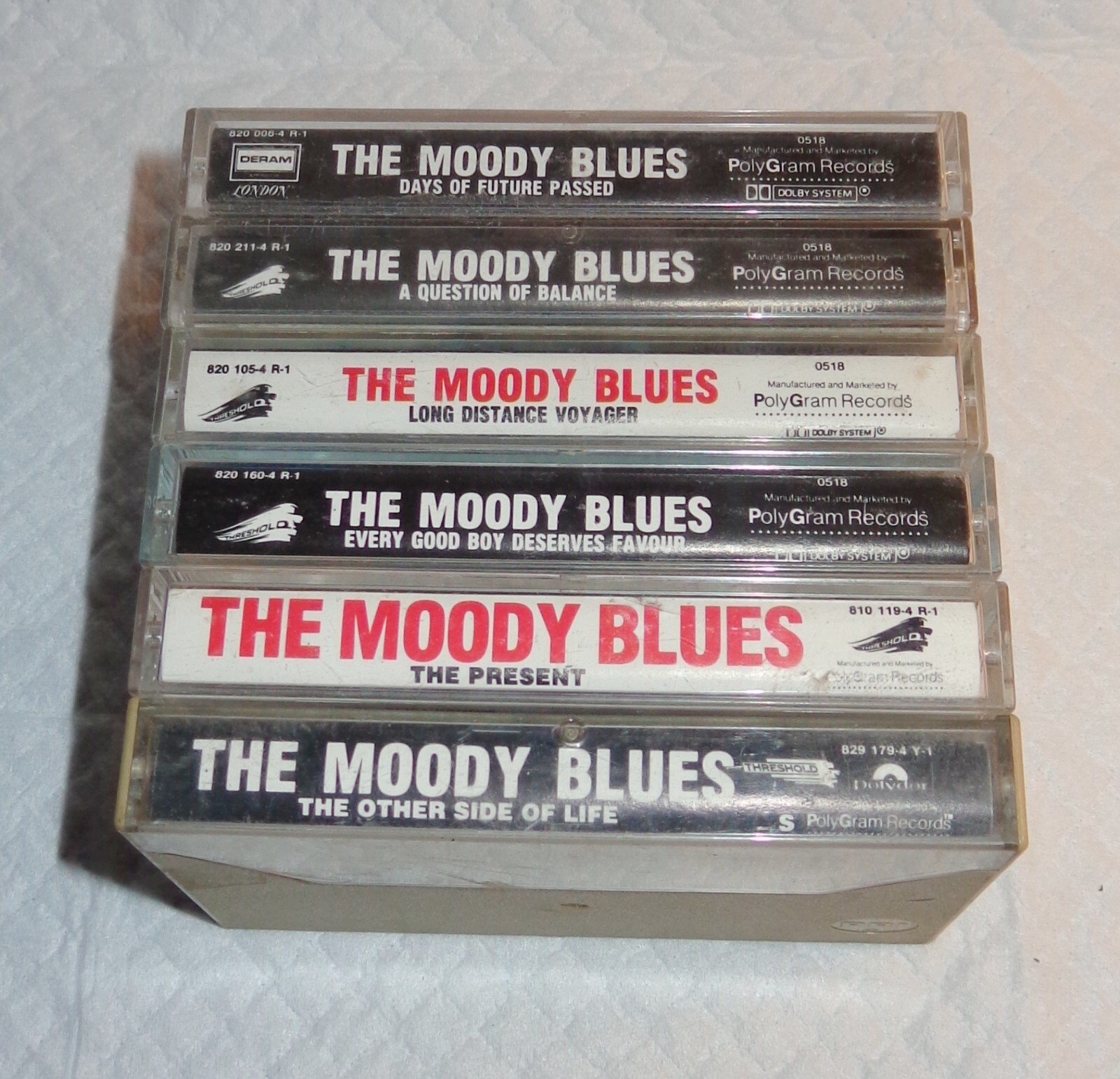 LOT of 6 MOODY BLUES ROCK POP CASSETTE TAPES ~ OLD SCHOOL MUSIC Без бренда
