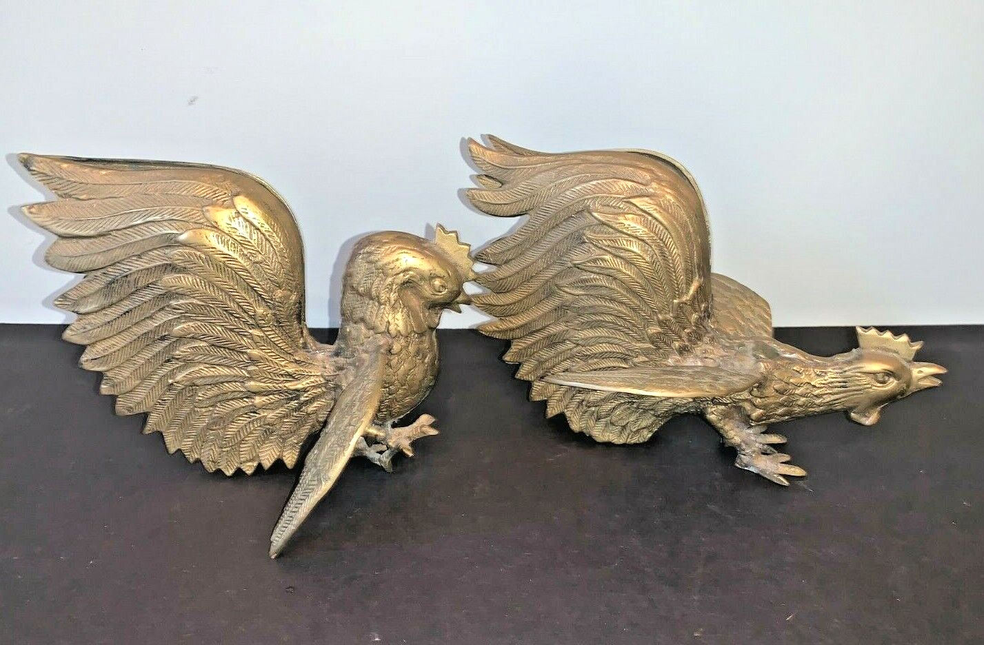 Vintage BRASS Fighting Roosters Cocks PAIR -Patina Без бренда - фотография #2