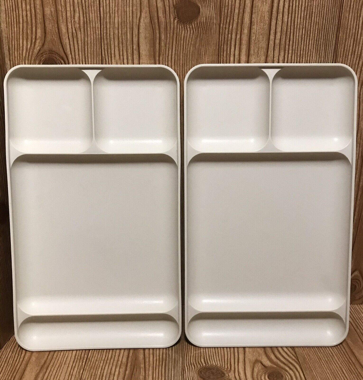 2 Vintage Tupperware Ivory Cream Beige Meal Trays 1535 Picnic Cafeteria Plate Tupperware