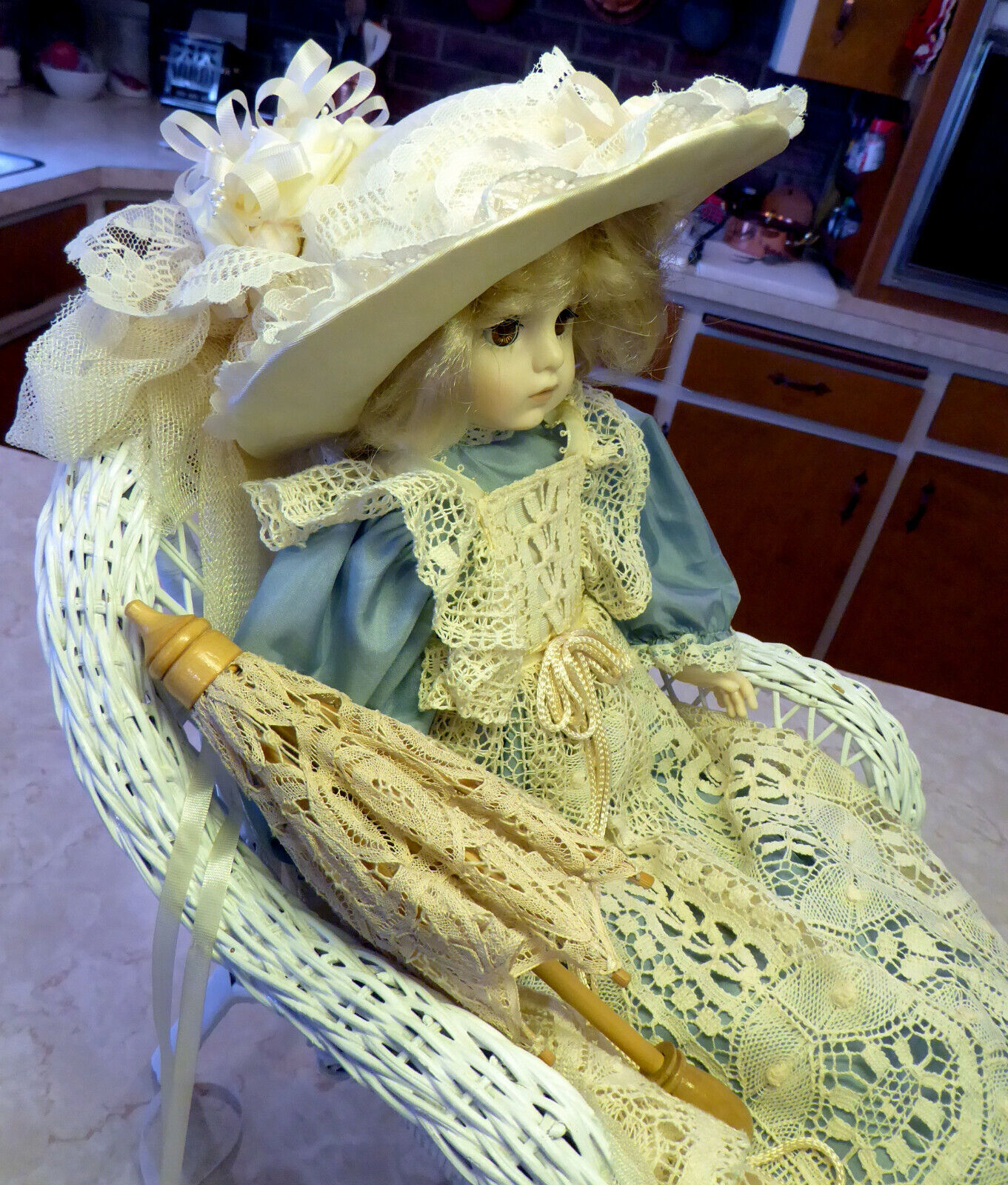 Louis Nichole World Doll ~  #61870 ~ 19" ~ blue dress, hat ~ 1983 The World Doll - фотография #2