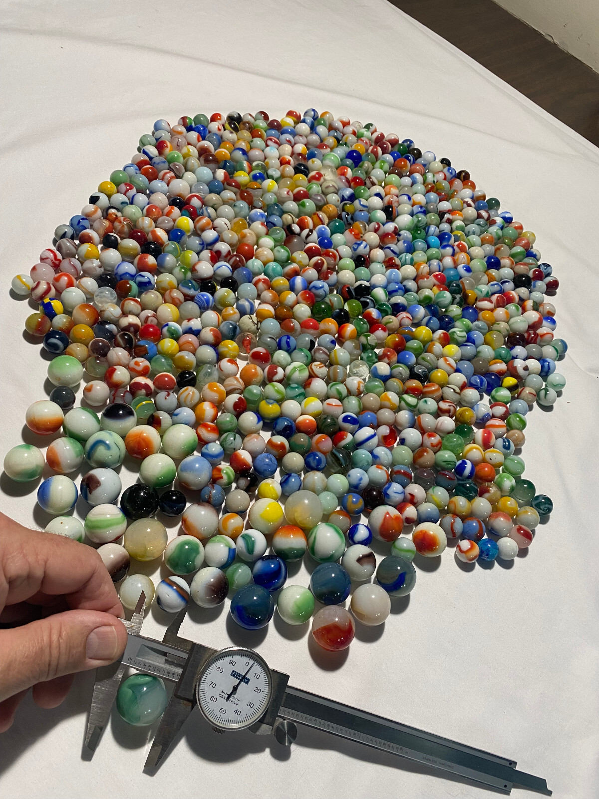 lot of 702 vintage Christensen Peltier Akro Agate marbles ? .57" to 1" G to M Без бренда - фотография #2