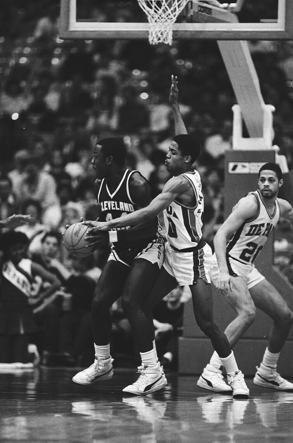 LD125-4 1986 DePaul Cleveland St College Basketball (62) ORIG 35mm B&W NEGATIVES Без бренда - фотография #6