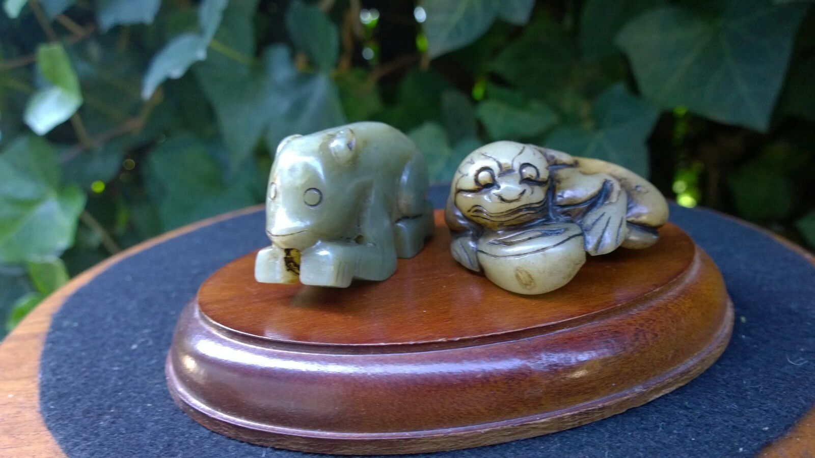 Group of Two Jade Nephrite Amulets Netsuke Pixiu w/Money--Monkey. Без бренда