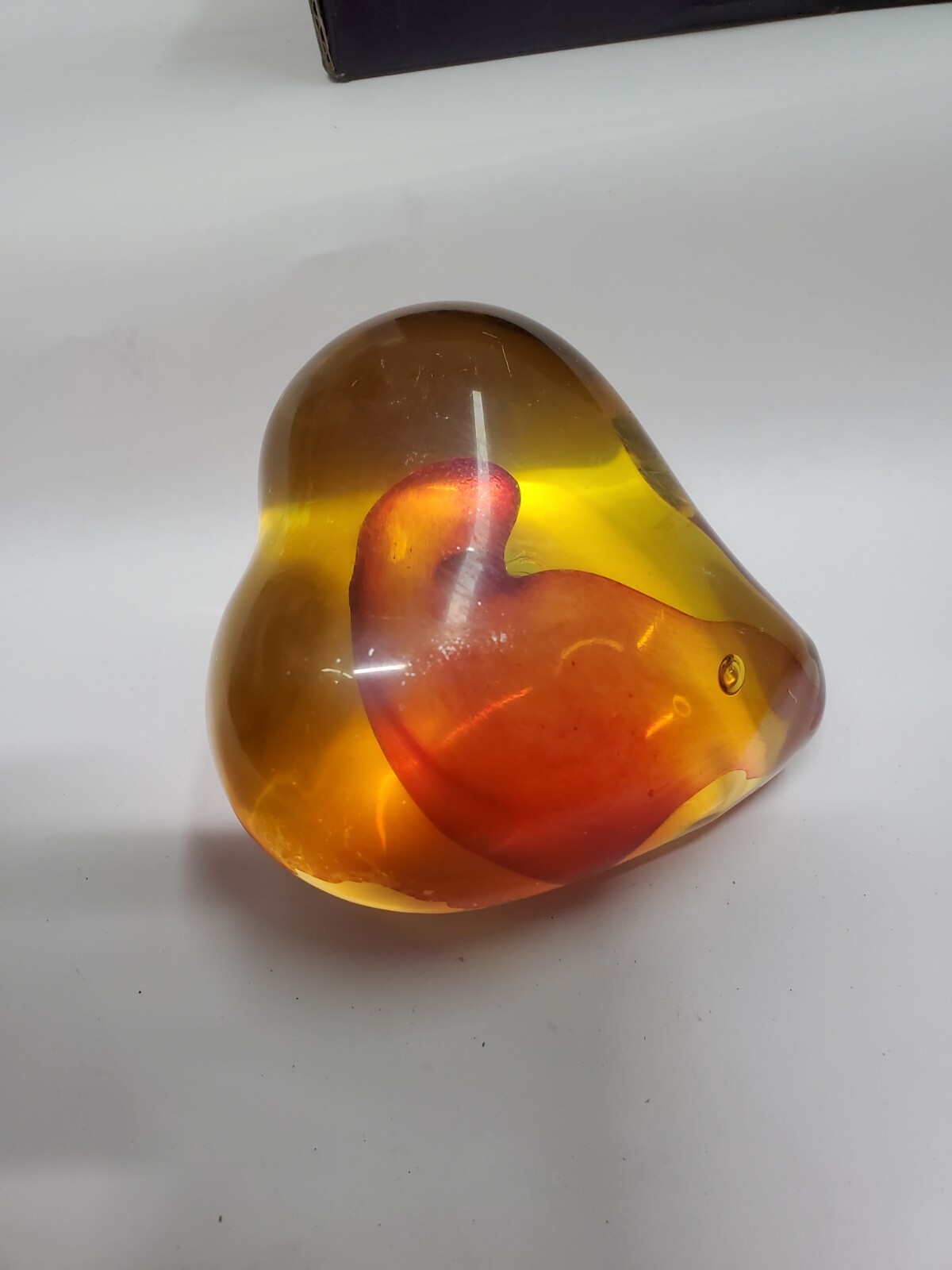 Kosta Boda SwedenGlass “Heartbeat” Glass Paperweight red  Bertil Vallien amber Kosta Boda Kosta Boda SwedenGlass - фотография #10