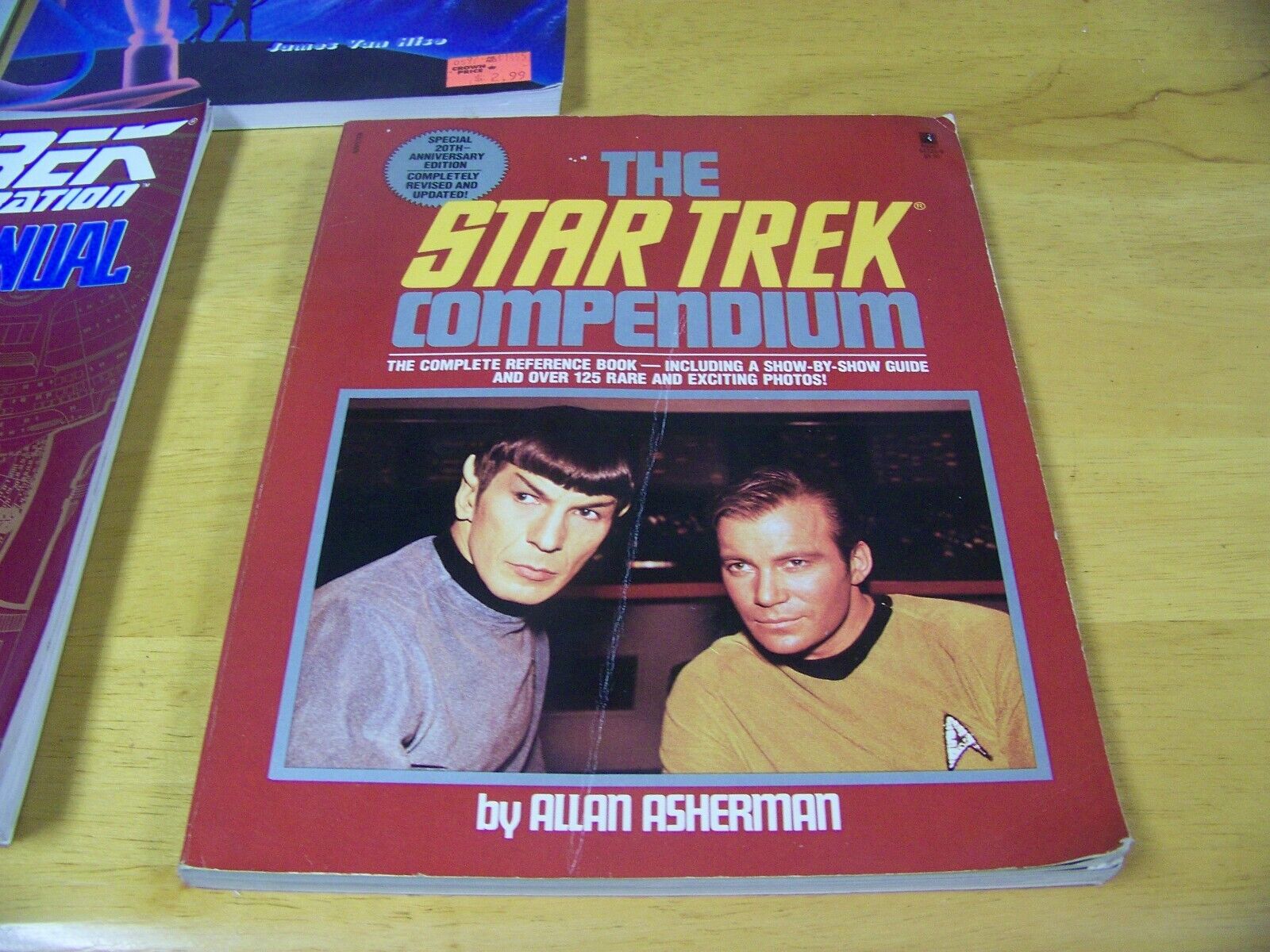 Star Trek Books Technical Manuals, Star Trek Compendum, Crew Book, Rebel Univers Star Trek - фотография #3
