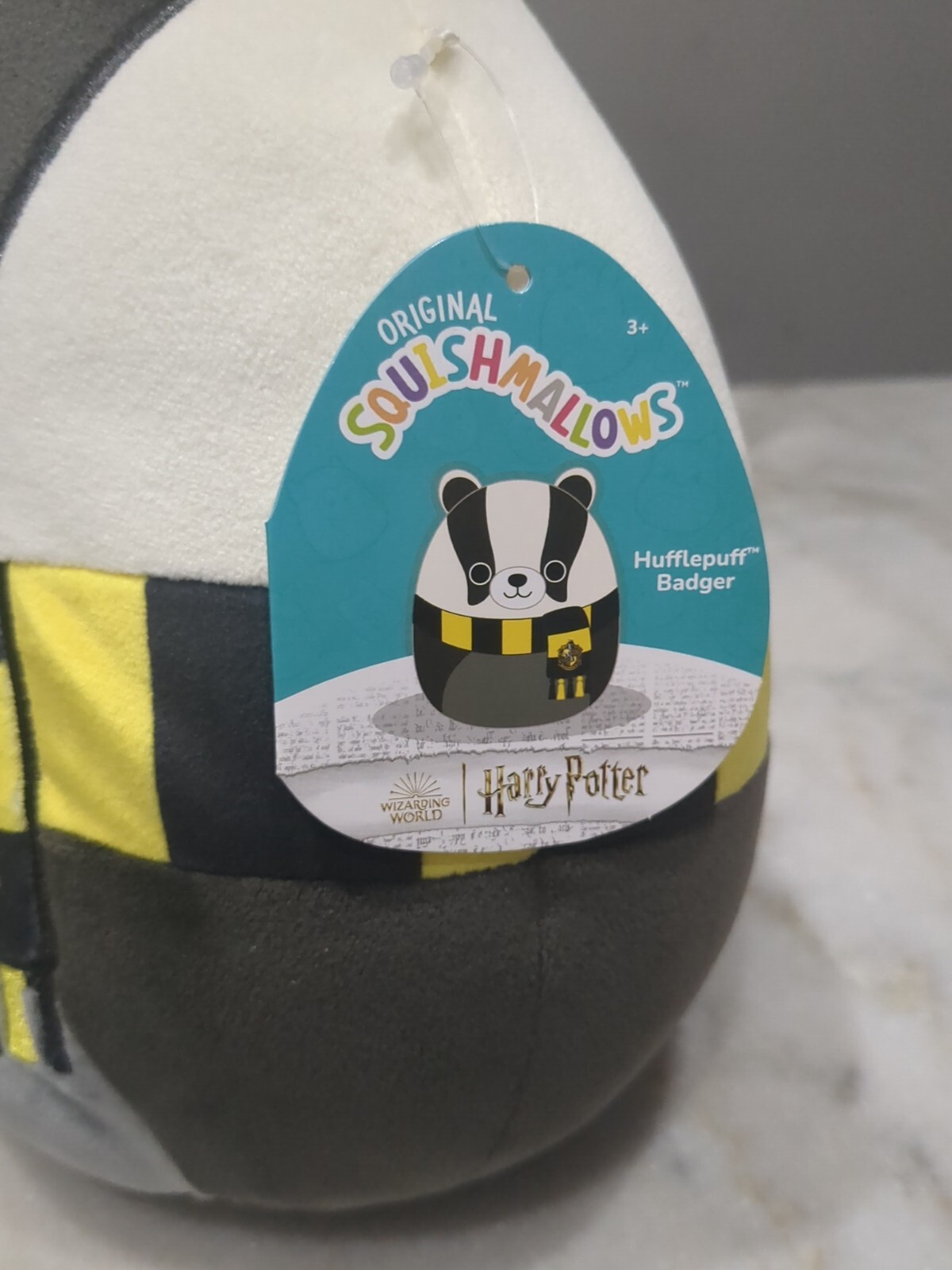 Squishmallows Harry Potter ~ HUFFLEPUFF BADGER 10" Plush ~ NEW WITH TAG Kelly Toy - фотография #3