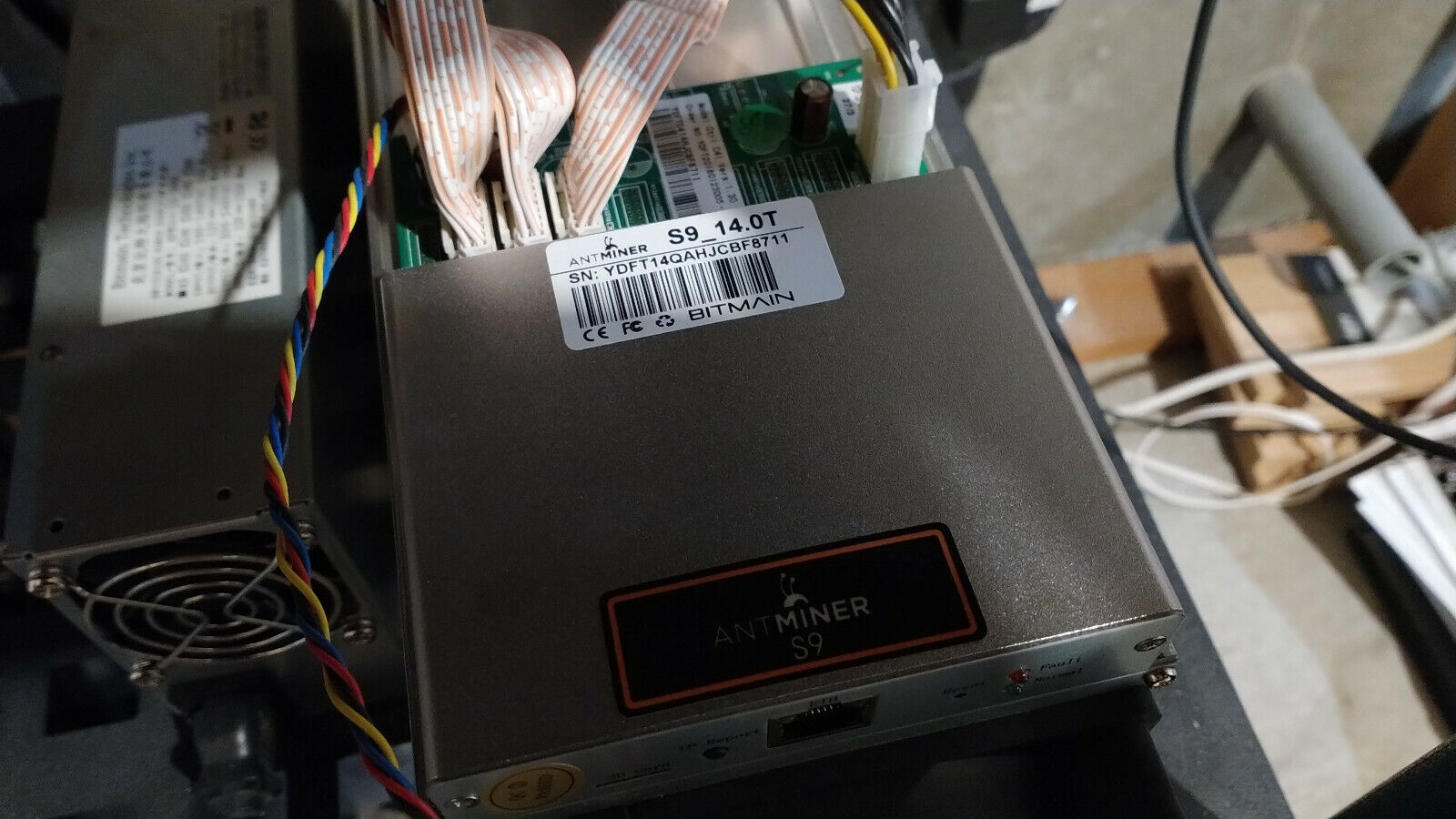 3 Used Bitcoin AntMiner S9 14T With 1600W PSU and Braiins OS Antminer S9 14 T - фотография #3
