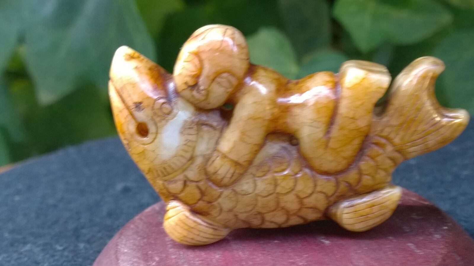 Group of Three Old Nephrite Jade Amulets Fish-Boy-Dragon Man Extra Fine Carving. Без бренда - фотография #2