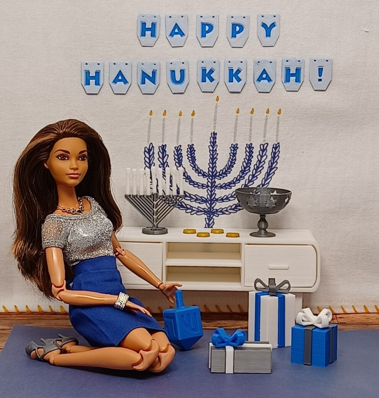 🧿33 pcs HANUKKAH décor MENORAH gifts DREIDEL candles ACCESSORIES 1/6 for BARBIE Unbranded