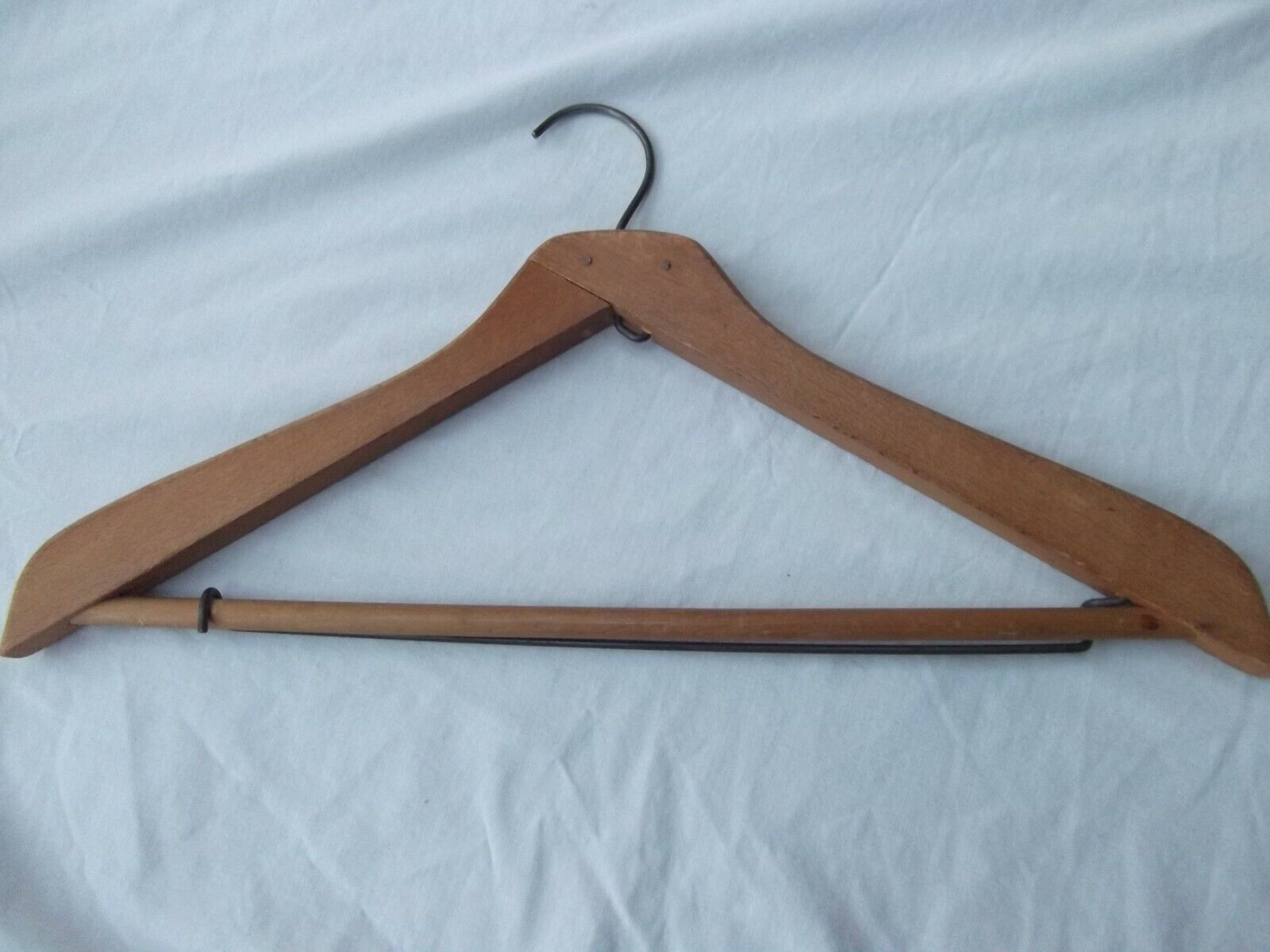 vtg lot 12 wood clothes hanger 17in curved suit pant bar clamp Curtis Leger  Unbranded - фотография #6