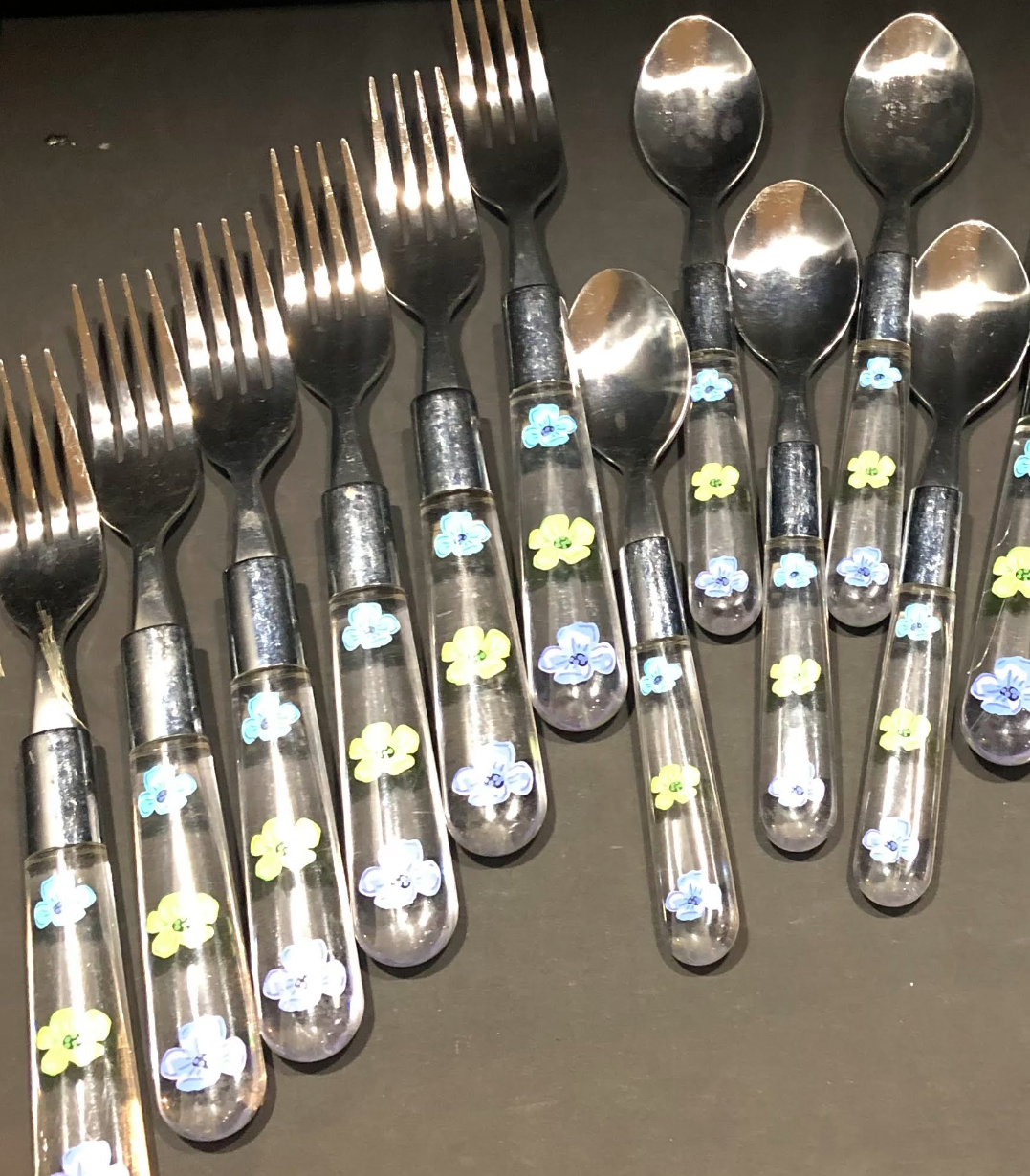 Vintage Retro Lot18 Pieces Flower Clear Plastic Handles Stainless Flatware China Unbranded - фотография #4