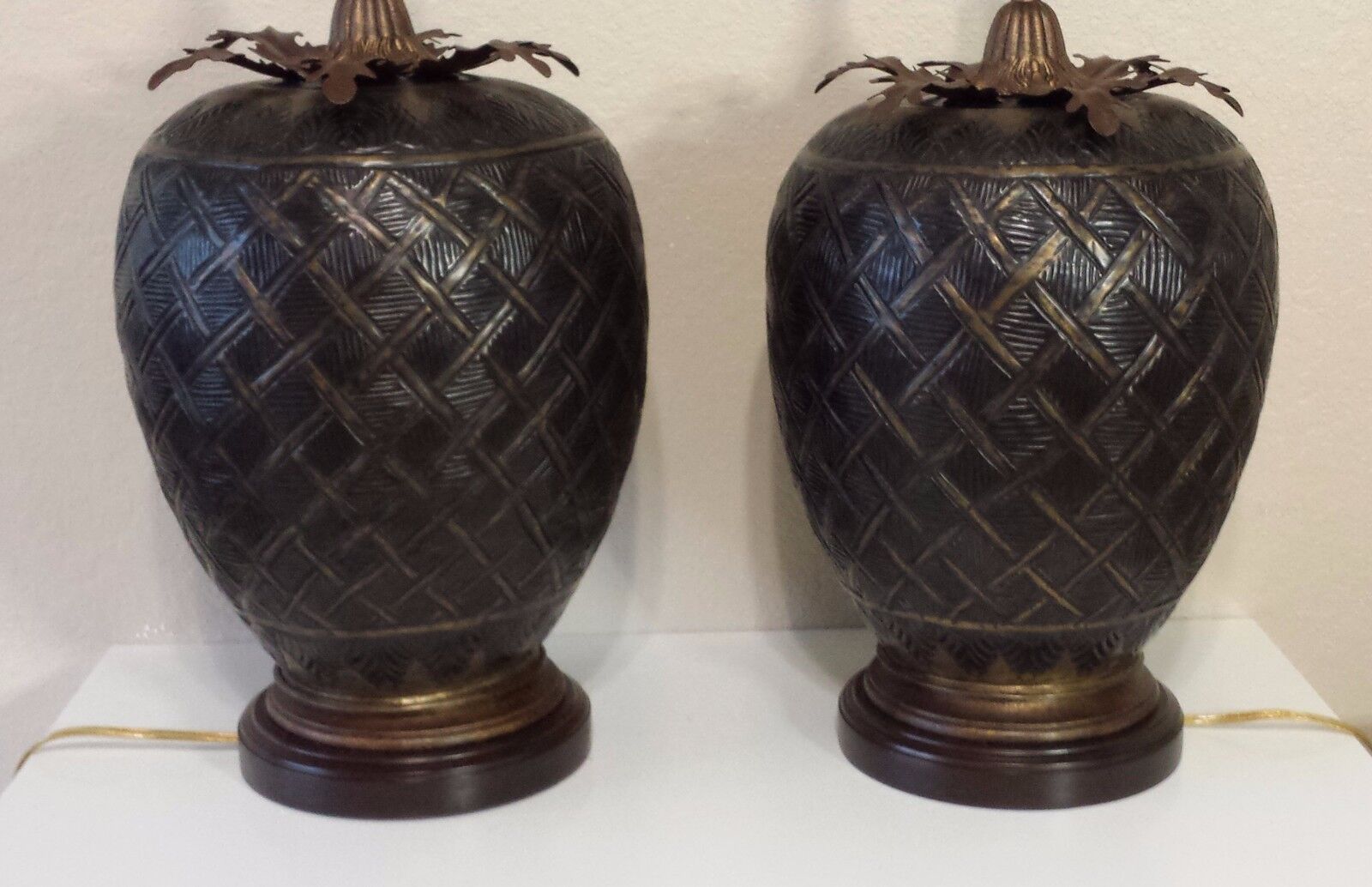  John Richard Round Brass Table Lamps pair Acorn Style  JOHN RICHARD - фотография #5