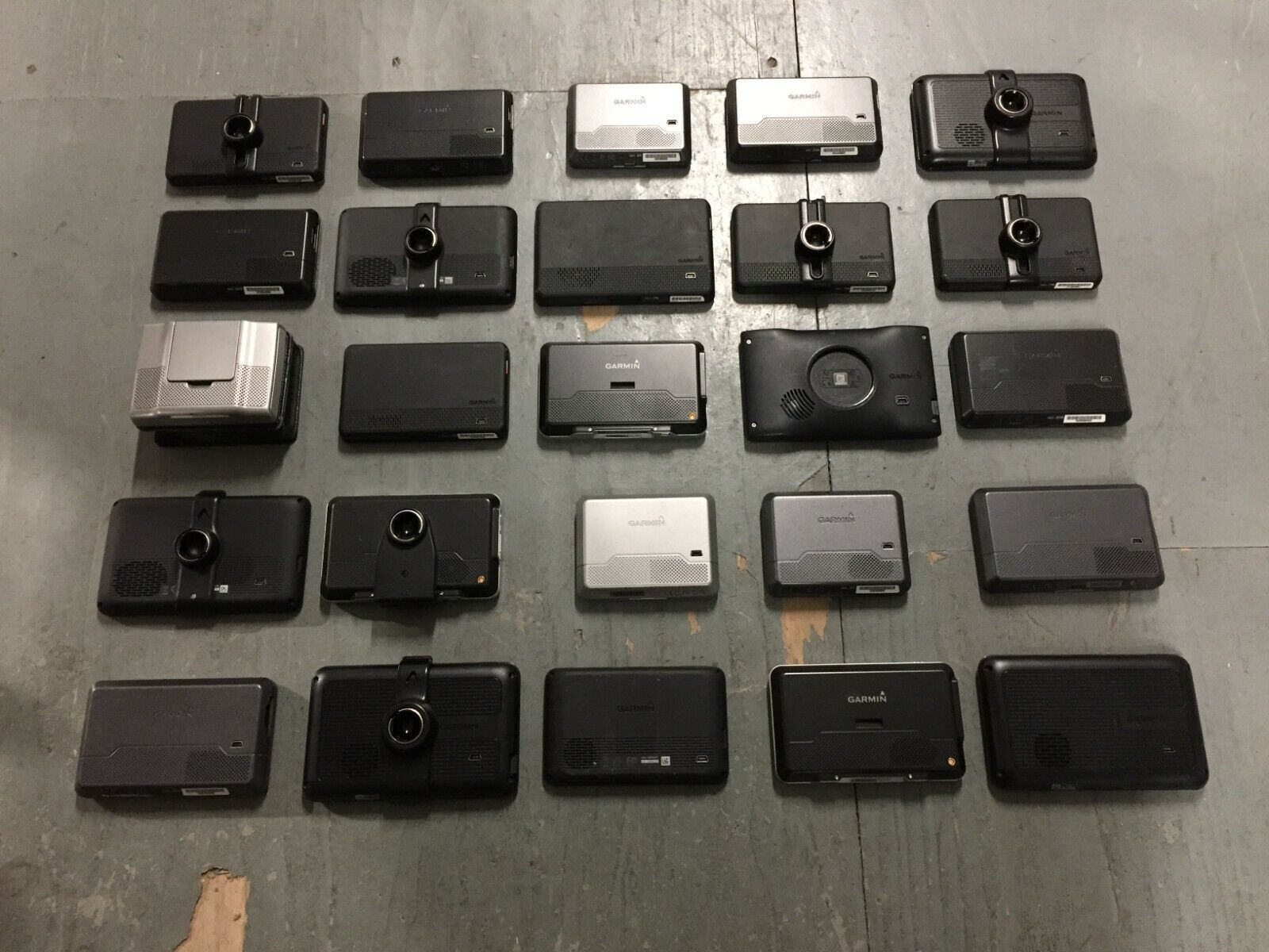 Lot of 25 Various Garmin GPS Units - All Working Great!! - Free Shipping!! Garmin Does Not Apply - фотография #6