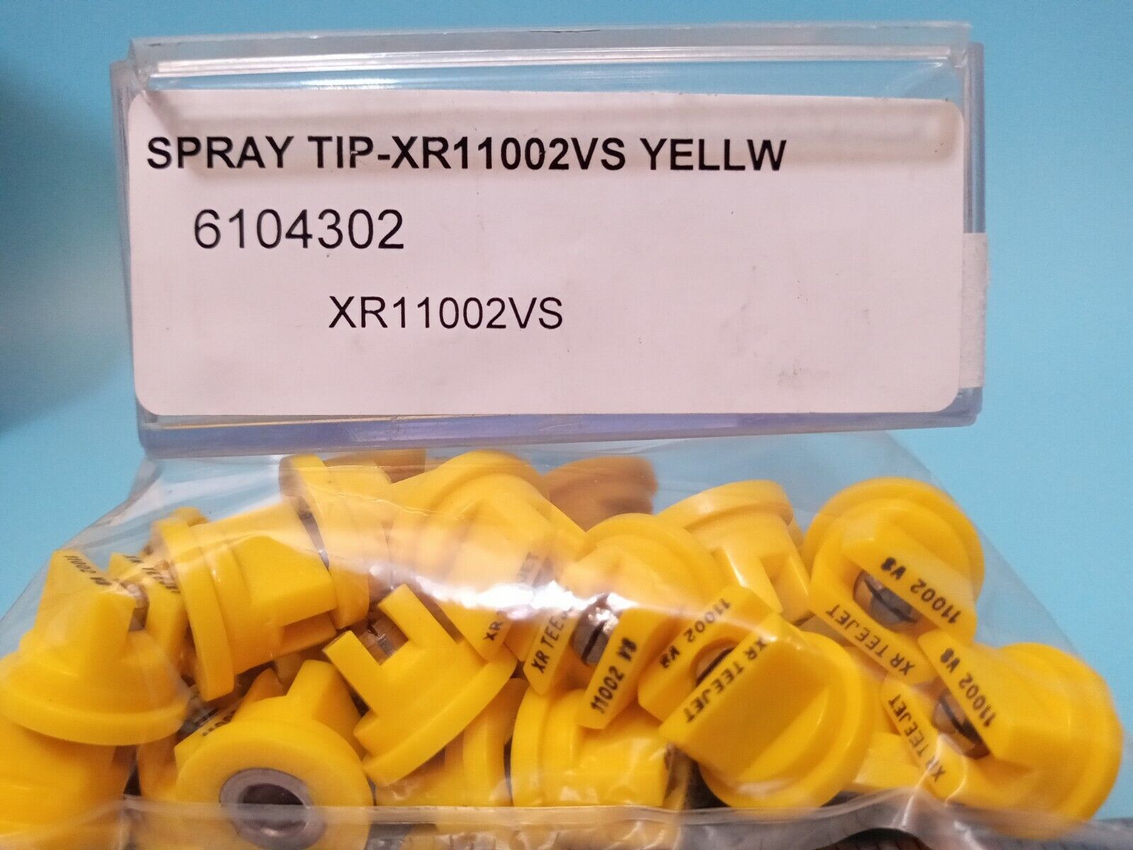 Lot of 34 TeeJet Extended Range Flat Spray Tip 110° Yellow 0.2 GP XR11002VS TeeJet XR11002VS - фотография #3