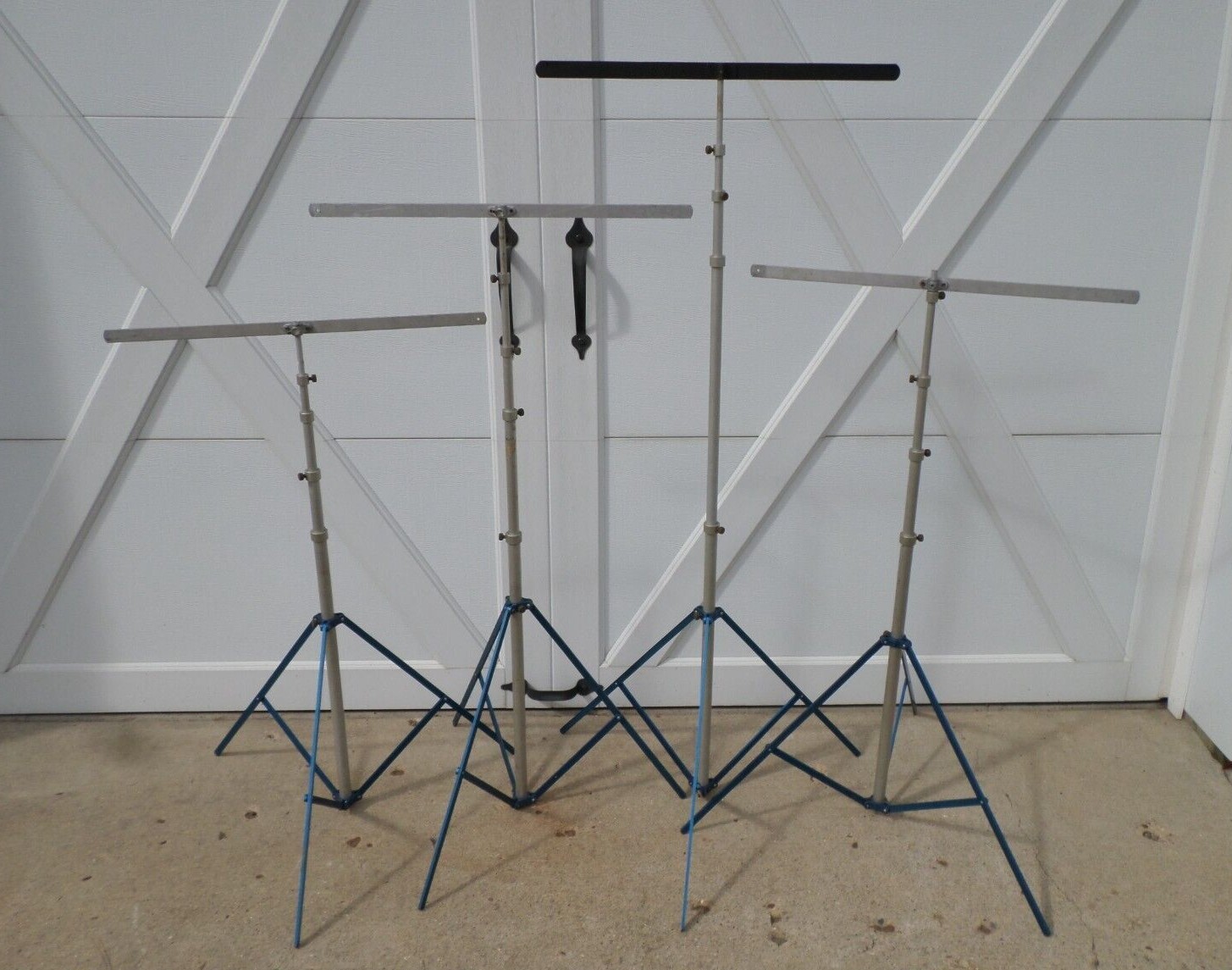4- STUDIO BACKDROP TRIPODS w/Crossbars aluminum telescoping background lighting  Unbranded Tripod