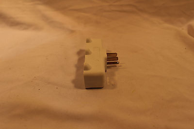 GENERICO BRAND  Edison Molded Tripple Tap White 15 AMP pack of 6   Generico MOLDED-3X TAP-W - фотография #5