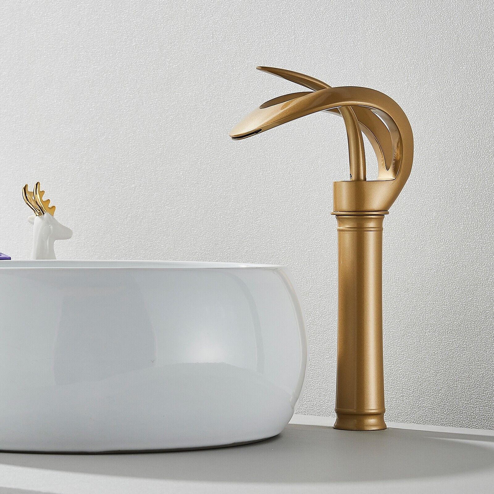 Gold Bathroom Sink Faucet Waterfall Vessel basin faucet Single Handle Mixer Tap BESy Handle Lavatory Vanity Sink Tap - фотография #3
