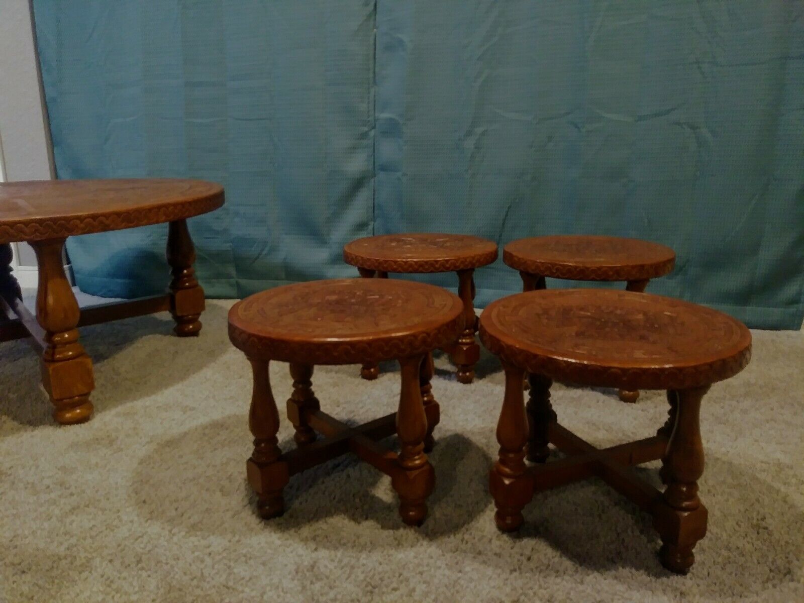 Vintage Rare Peruvian Hand Tooled Leather Wooden Coffee Table With 4 Stools Peruvian - фотография #2